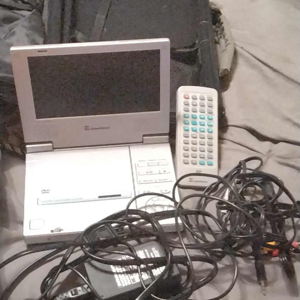 CyberHome Portable DVD player silver